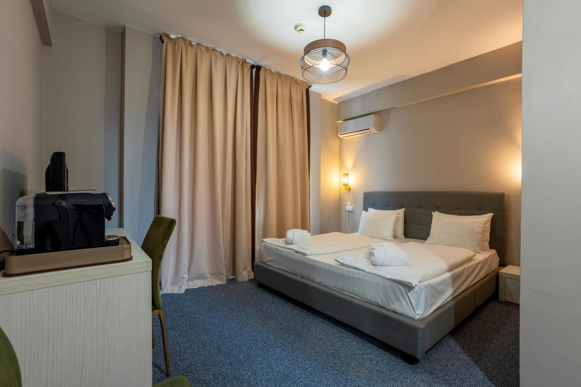 Alex&George Boutique Hotel Cluj-Napoca Exterior foto